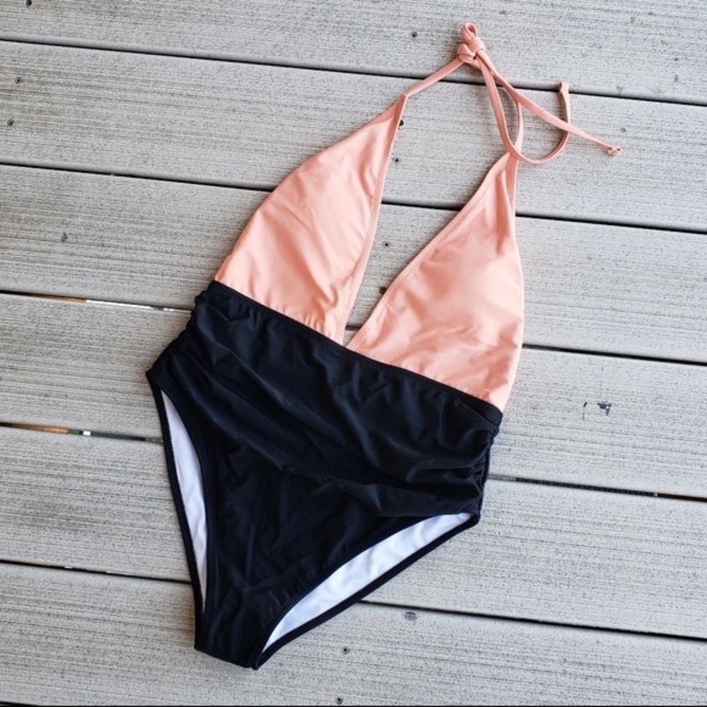 Cupshe - Light Pink/Black Plunging Neckline Bathing Suit - Picture 2 of 6
